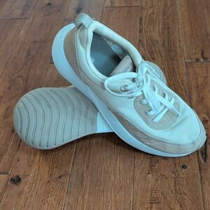 Allbirds Courier Beige and White Sneakers